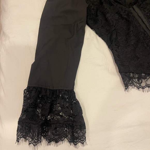 Ursime lace corset style blouse - Picture 5 of 12